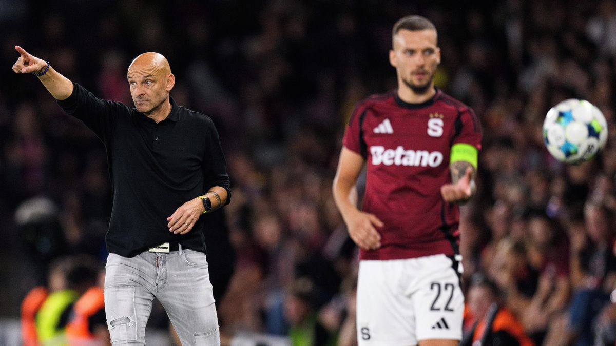 Vyčítal mu, že filmuje. Pak soupeřův kouč objímal Haraslína a žádal: Schovej si góly na ligu